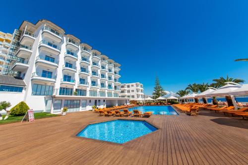Saranda Palace
