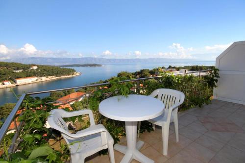 Apartments with a parking space Jelsa Hvar - 8765 