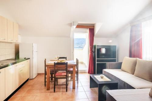Apartments by the sea Pag - 13329