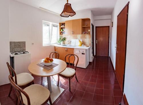 Apartments and rooms with parking space Pag - 13355