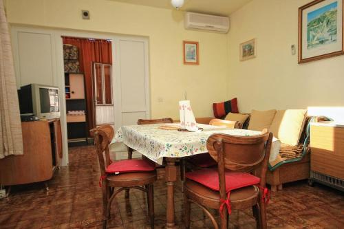 บริการและสิ่งอำนวยความสะดวก, Apartments by the sea Sumpetar, Omis - 9435 in ดูกิ รัต