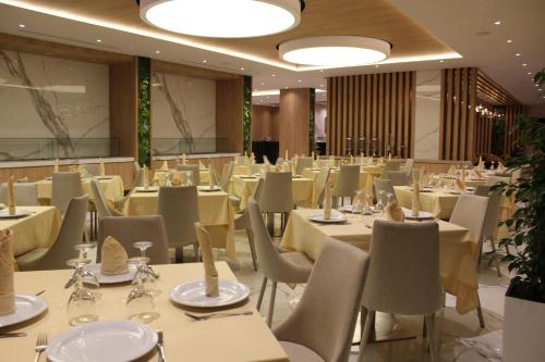 Hotel President - image 3