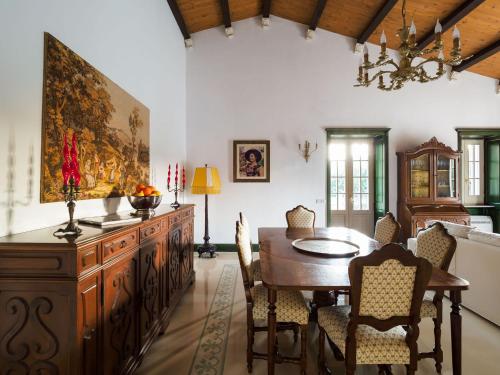 Modern Holiday Home in Fontane Bianche with Terrace
