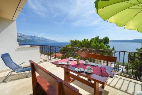 Apartments by the sea Marusici Omis - 10012 Mimice 