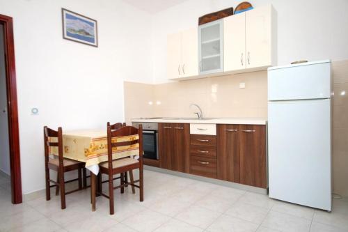Apartments by the sea Tri Zala Korcula - 9237 - image 5