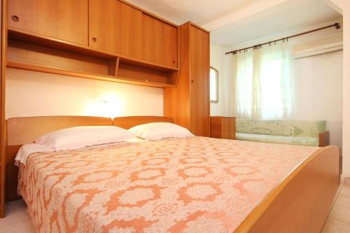 One-Bedroom Apartment with Terrace room in Apartments with parking space Orebic Peljesac - 10093