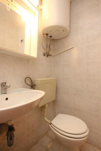 One-Bedroom Apartment with Terrace image 2