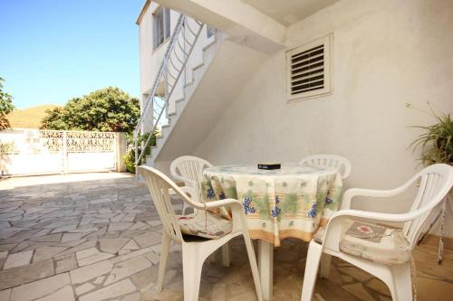 One-Bedroom Apartment with Terrace image 1