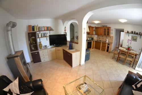Apartments with a parking space Lopar Rab - 14070 - image 14