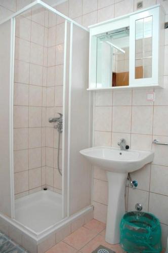 Apartments by the sea Barbat, Rab - 14512