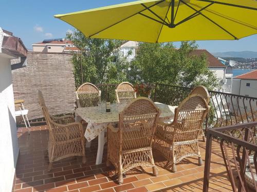 Apartments by the sea Okrug Gornji Ciovo - 11231 