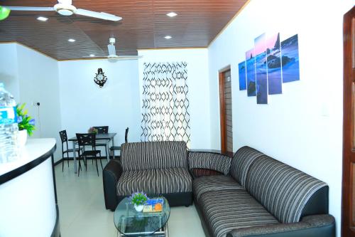 Deluxe Triple Room image 5