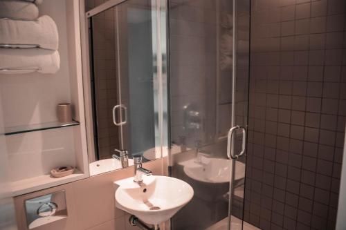 Hotel 55 - image 8