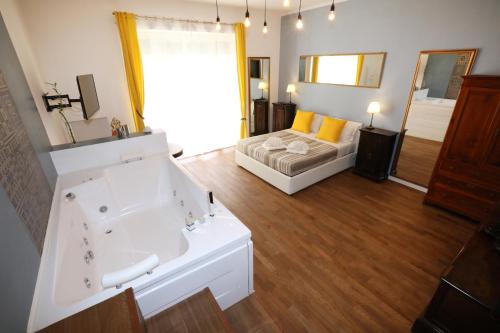 Unique luxury apartment and rooms, Rzym (zdjęcie 3)