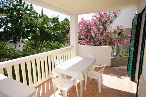 Apartments by the sea Tisno Murter - 5073 Tisno