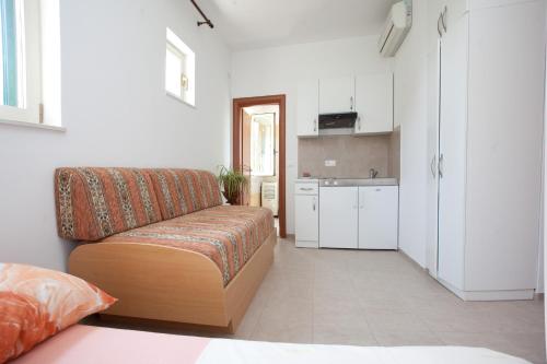 Yacht Beach Apartments - image 11