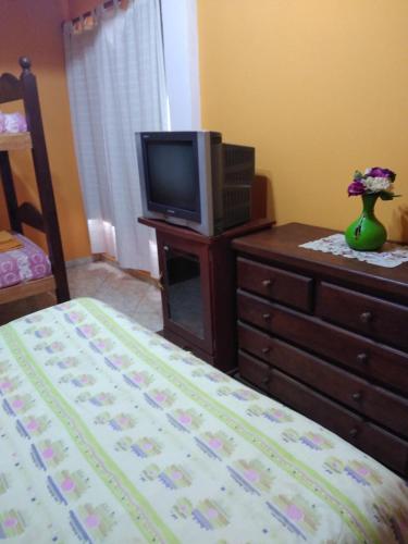 2 bedrooms, 4 beds