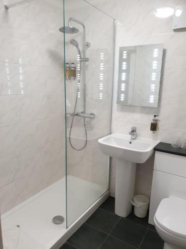 Red Lion Hotel - image 7