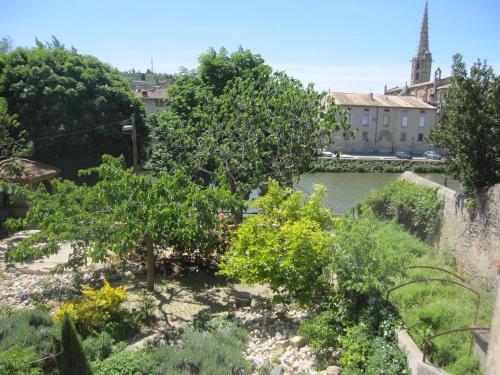 LIMOUX RIVERSIDE GARDENs