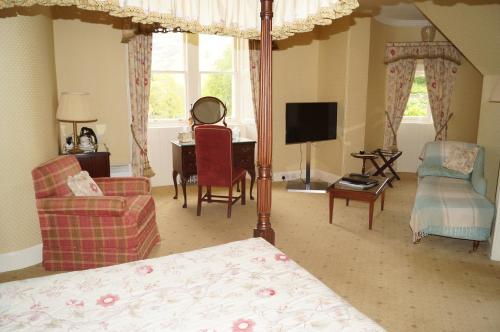 Glengarry Castle Hotel - image 11