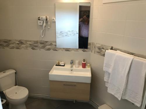 2 bedrooms, 4 beds
