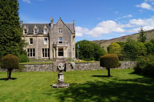Glengarry Castle Hotel - image 3