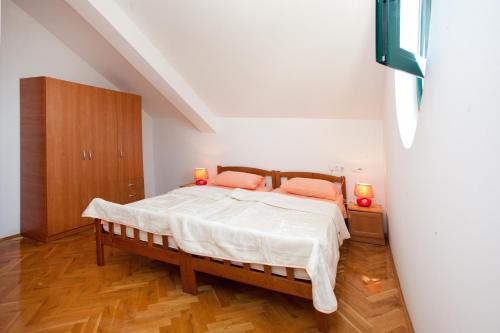 Yacht Beach Apartments - image 14