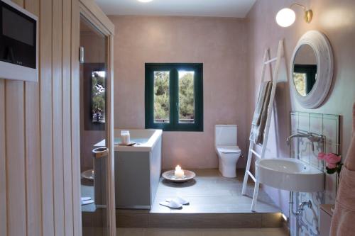 Avra Private Suites - image 5