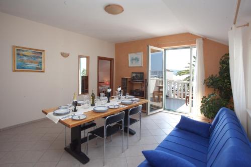 Yacht Beach Apartments - image 12