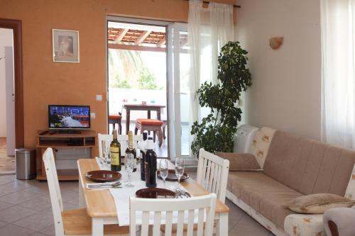 บริการและสิ่งอำนวยความสะดวก, Yacht Beach Apartments in คาสเตลา