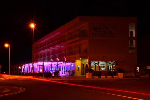 Hotel Mediterrani Blau, Sant Jaume dEnveja bei El Lligallo del Gànguil