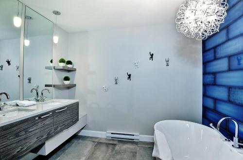 Chalet 06 Chemin Blanc by Les Chalets Alpins in Stoneham (QC)