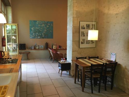 Iekārtas, Sous le Tilleul in Aubeterre-sur-Dronne