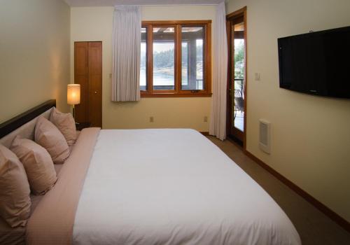 Galiano Oceanfront Inn & Spa