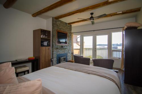 Galiano Oceanfront Inn & Spa