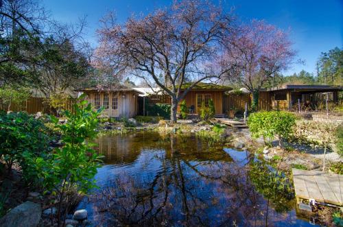 Galiano Oceanfront Inn & Spa