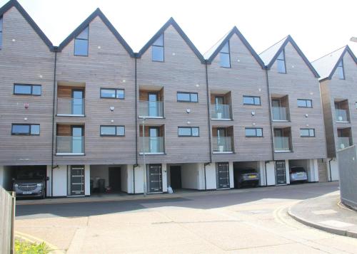 Modern **pet Friendly** 3 Bed Beach View Town House Near Dover ,canterbury ,folkestone And Hythe, Hythe, Kent
