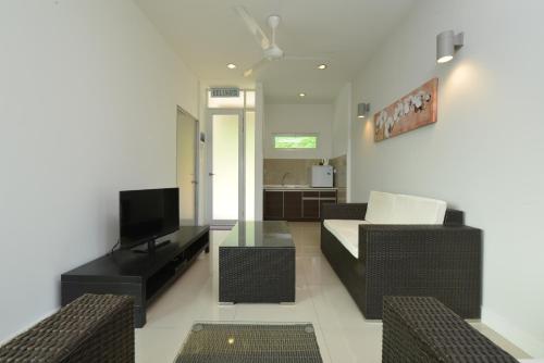 Laman Pesona Resort And Spa In Cheroh Room Deals Photos Reviews