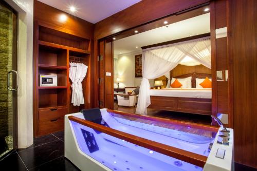 Bathroom, Astagina Resort Villa and Spa near Double Six Beach