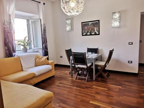  Pina D`oro 20 Apartament, Pension in Livorno