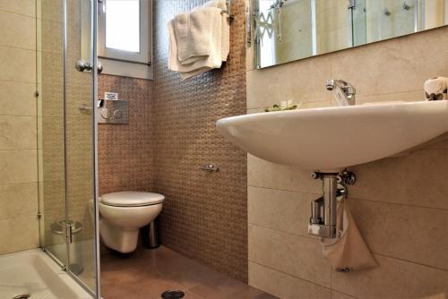 Ostria Studios, Adamas (foto 9)