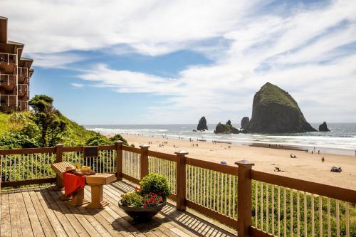 Hallmark Resort in Cannon Beach - 전망