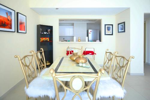 A Hotelcom 2 Bedroom Apartment In Al Bateen Residences By - 