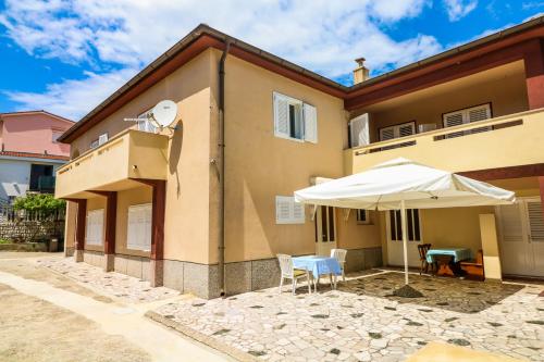  Double Rooms with Terrace Tomica in Baška