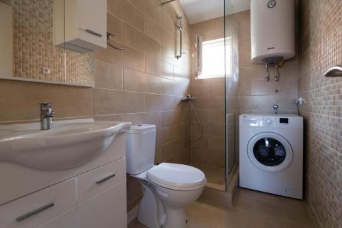 Apartment with Sea View image 6