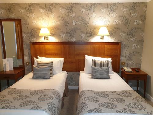 Red Lion Hotel - image 10