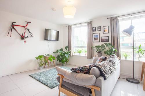 Modern Luxury 2 Bed With Ensuite, Close To Centre!