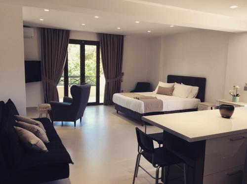 The Little Prince Luxury Suites Ýpsos