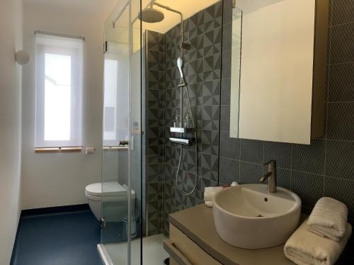 ฝักบัว, Genius Guest Unique Banovci Apartment in บานอฟชี