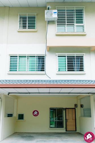 BUDGET spacious family homestay Kota Kinabalu